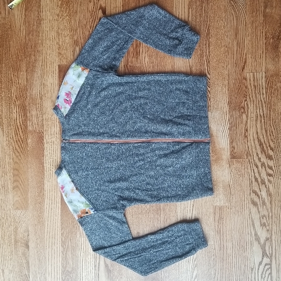 (S) Xhilaration Long Sleeved Top Sweet Full Length Back Zipper Patterned Detail - Picture 8 of 8